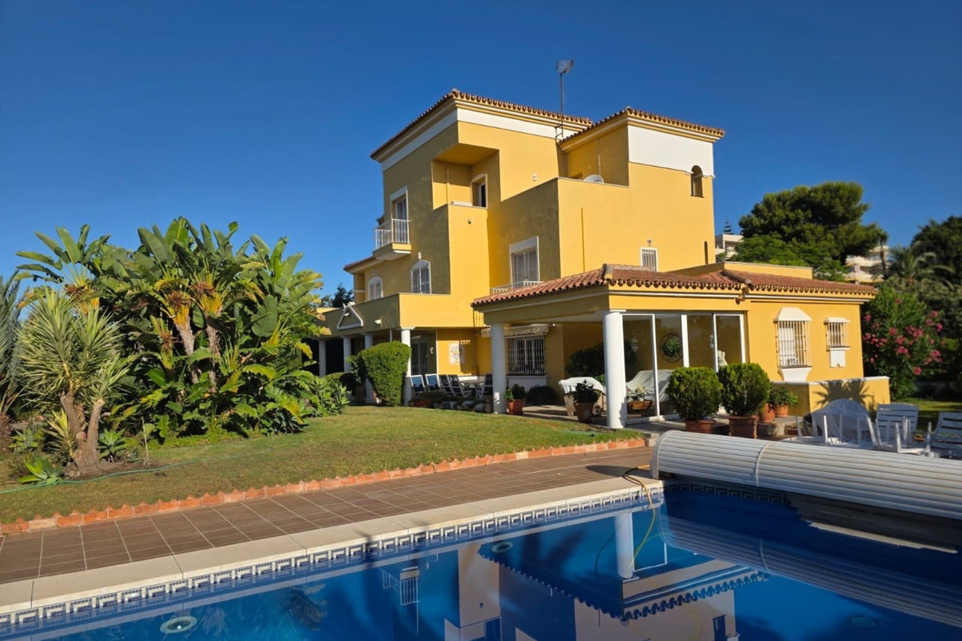 Rynek wtórny - Villa - Estepona - Atalaya