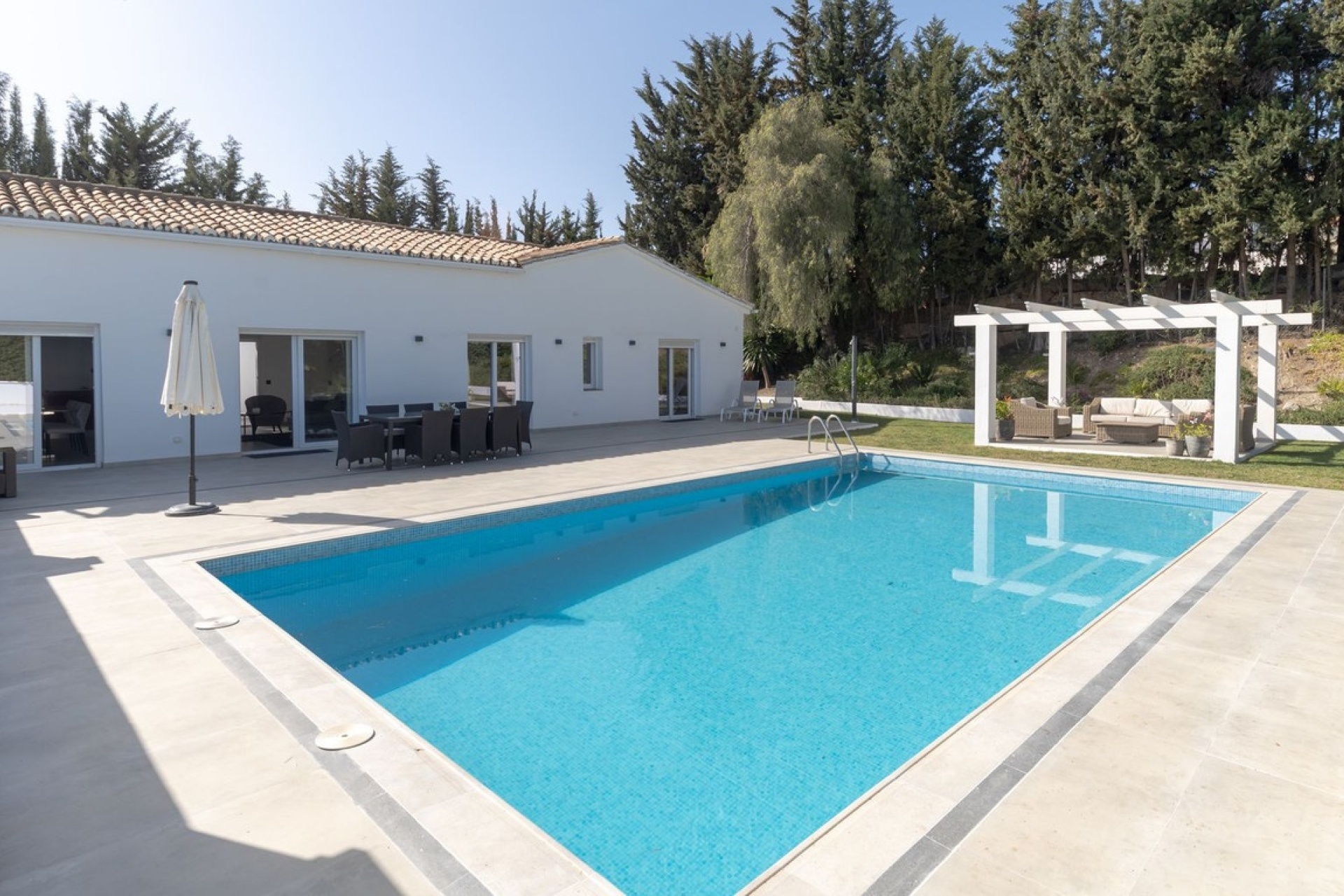 Rynek wtórny - Villa - Estepona - Atalaya