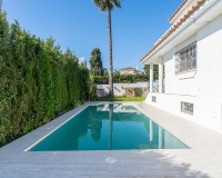 Rynek wtórny - Villa - Estepona - Atalaya