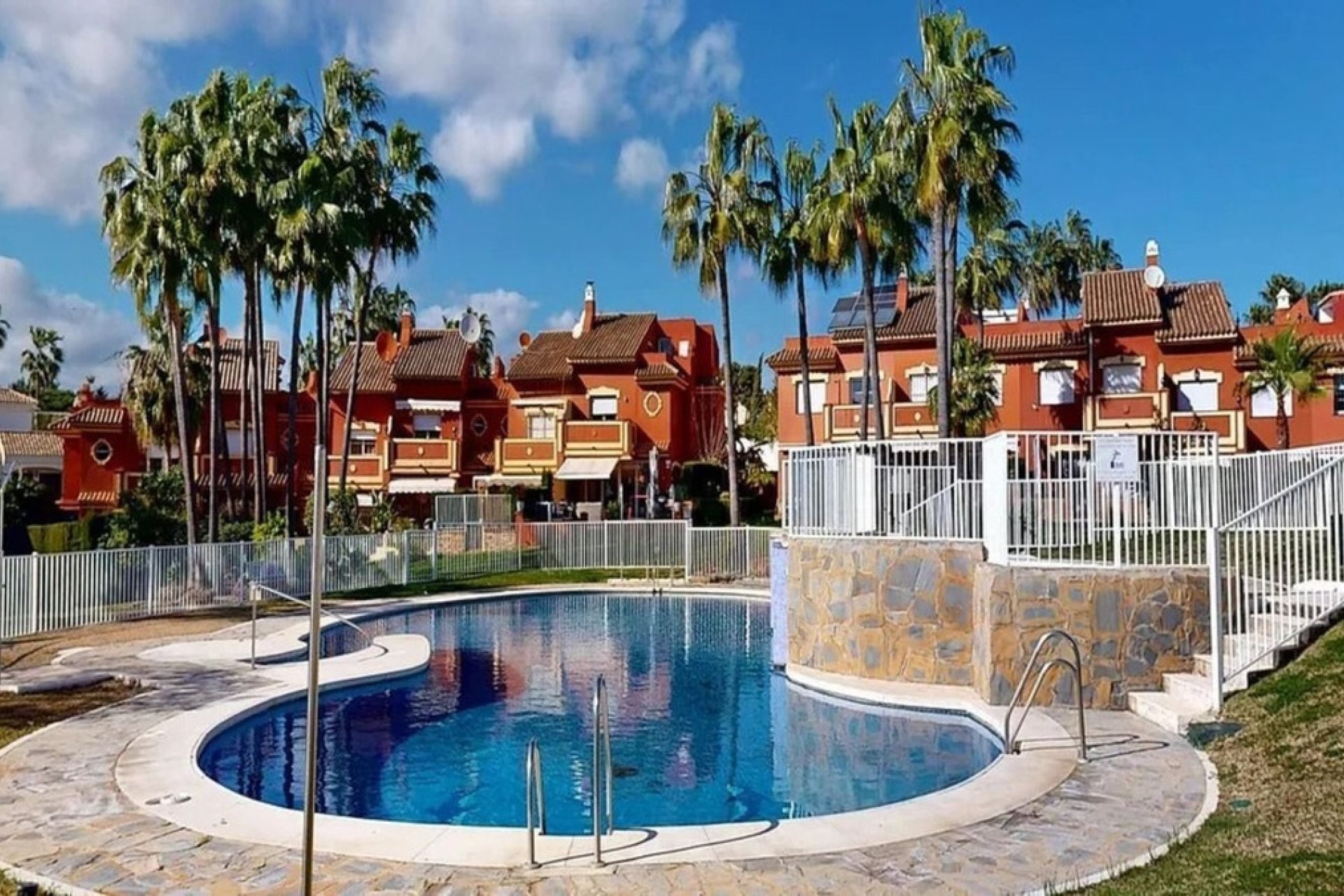 Rynek wtórny - Villa - Estepona - Atalaya