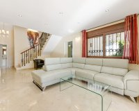 Rynek wtórny - Villa - Estepona - Atalaya