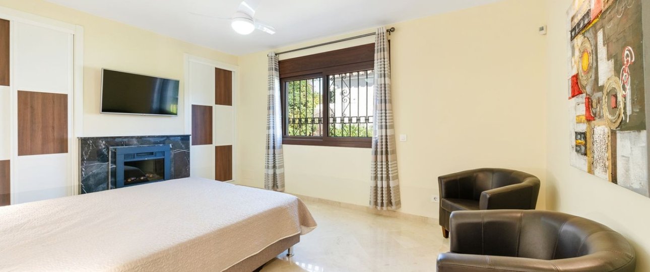 Rynek wtórny - Villa - Estepona - Atalaya