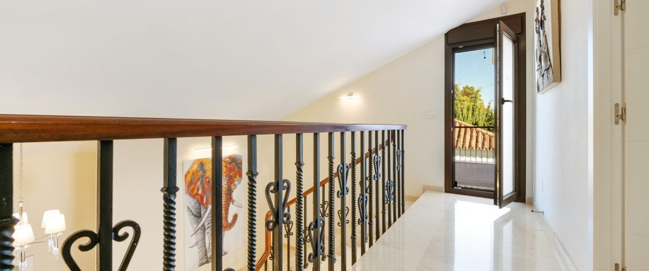 Rynek wtórny - Villa - Estepona - Atalaya