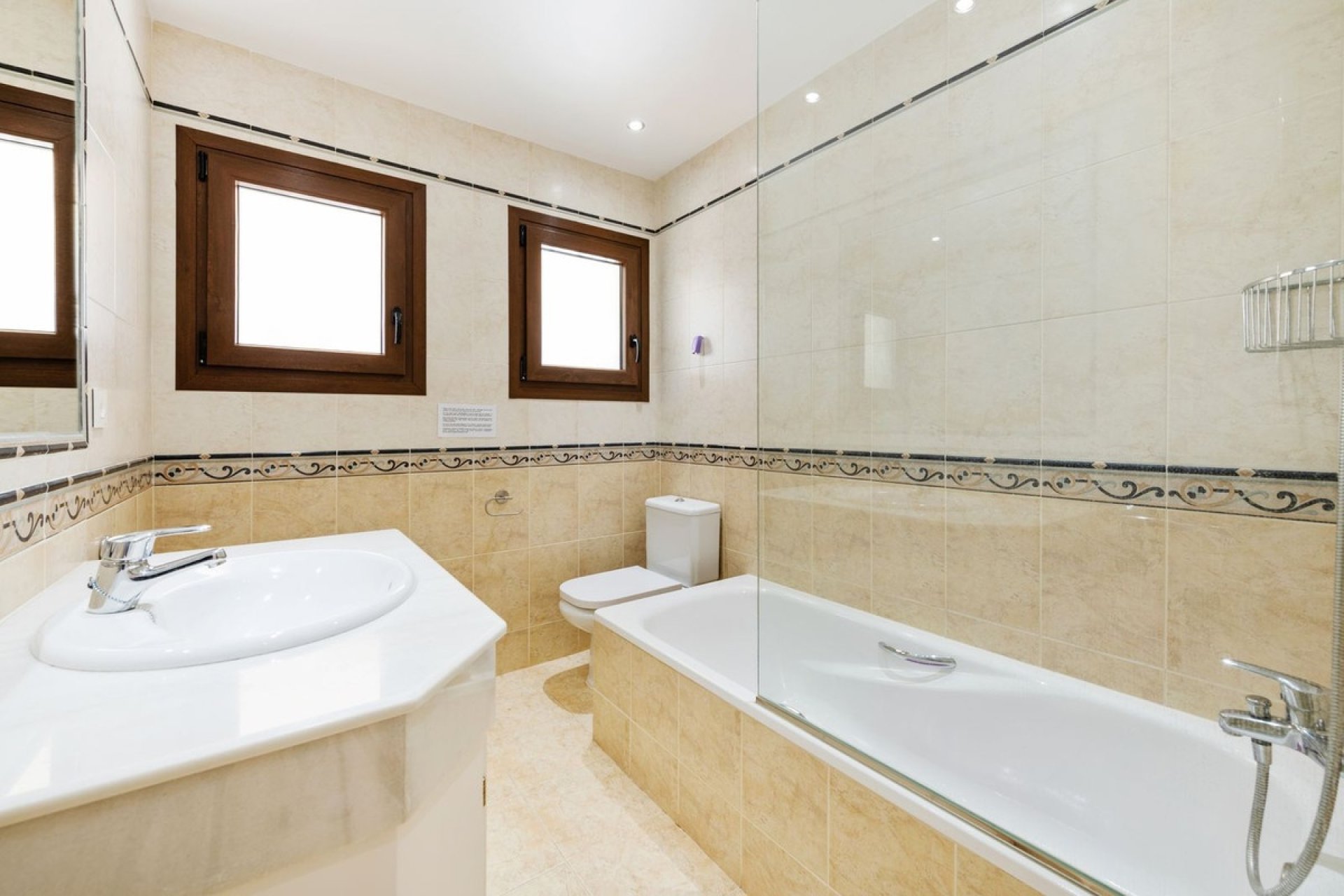 Rynek wtórny - Villa - Estepona - Atalaya