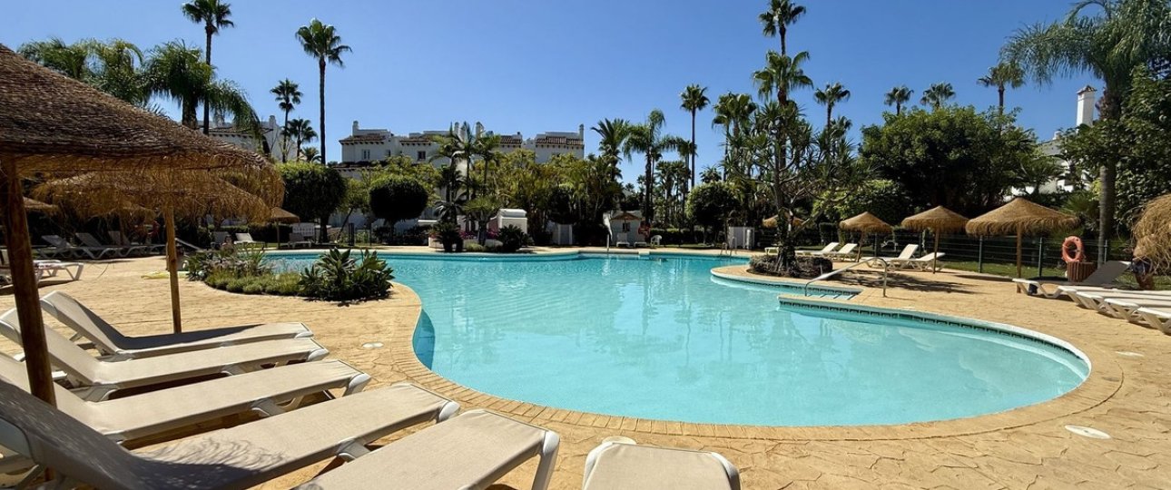 Rynek wtórny - Villa - Estepona - Costalita