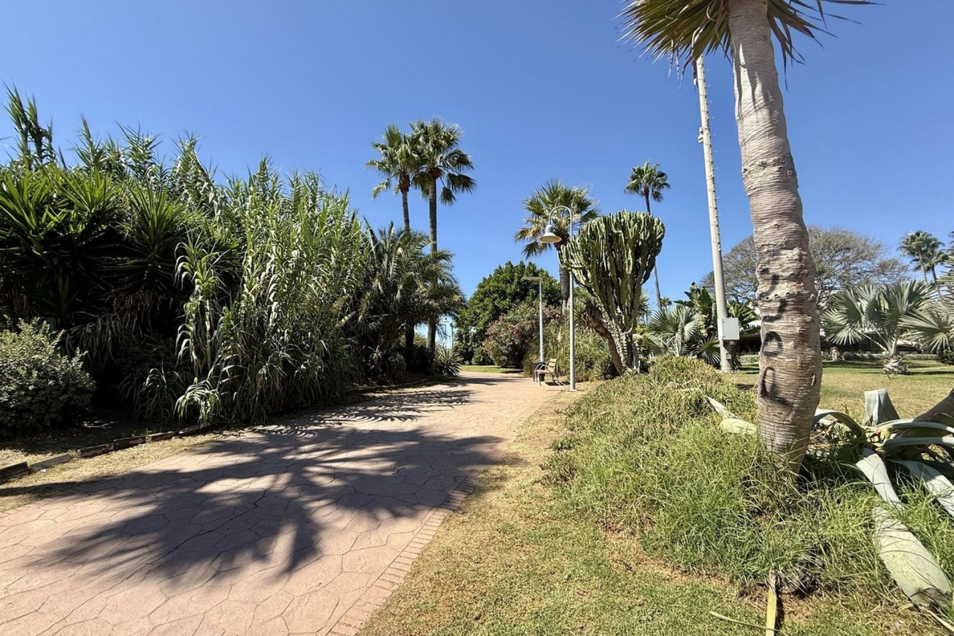Rynek wtórny - Villa - Estepona - Costalita