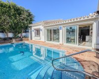Rynek wtórny - Villa - Estepona - Costalita