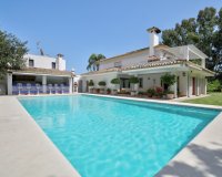 Rynek wtórny - Villa - Estepona - Costalita