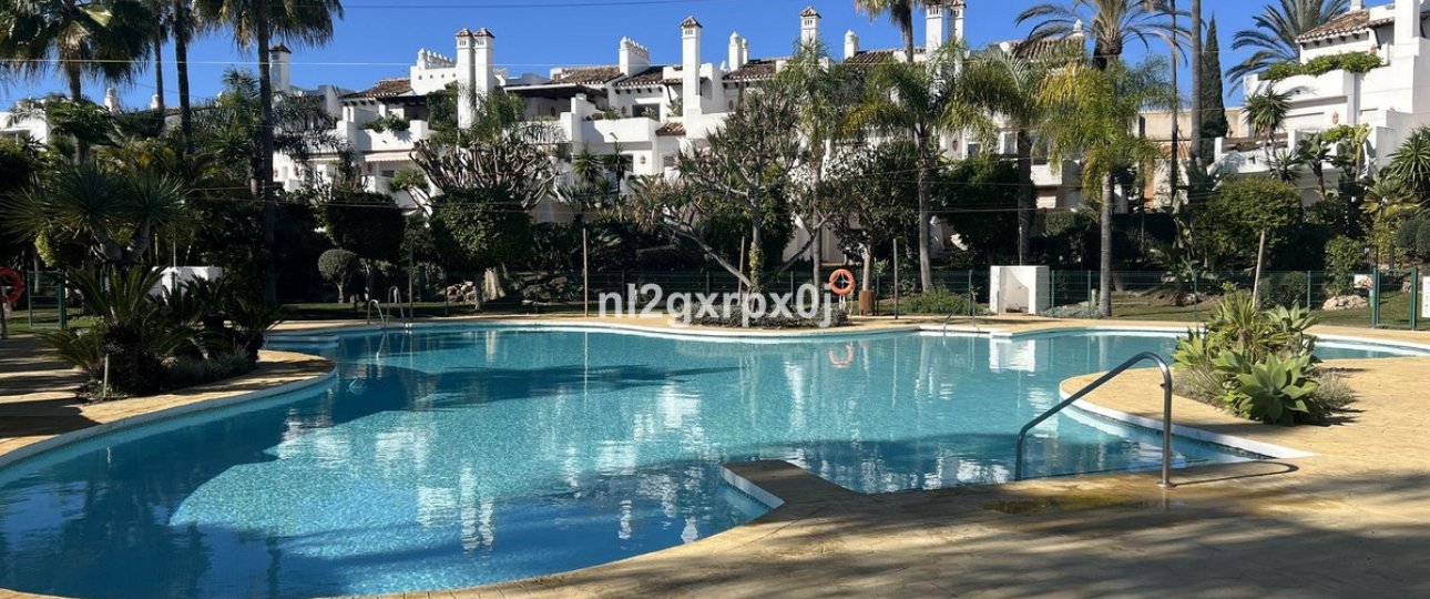 Rynek wtórny - Villa - Estepona - Costalita
