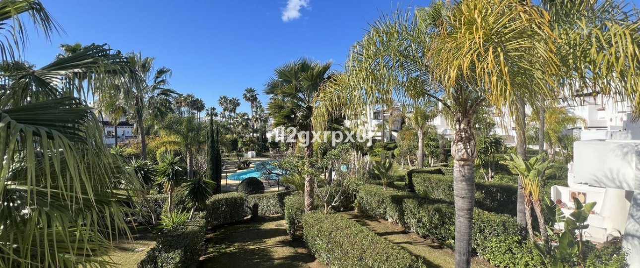 Rynek wtórny - Villa - Estepona - Costalita