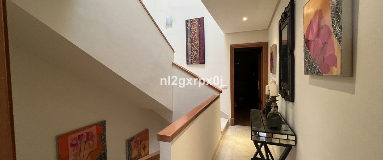 Rynek wtórny - Villa - Estepona - Costalita