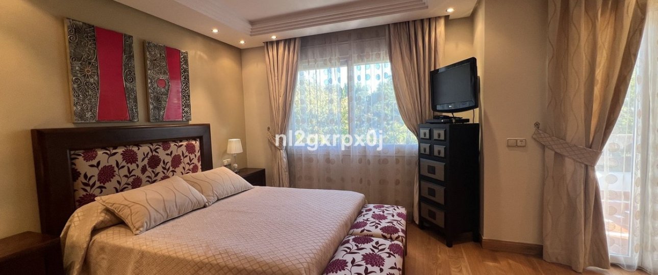 Rynek wtórny - Villa - Estepona - Costalita