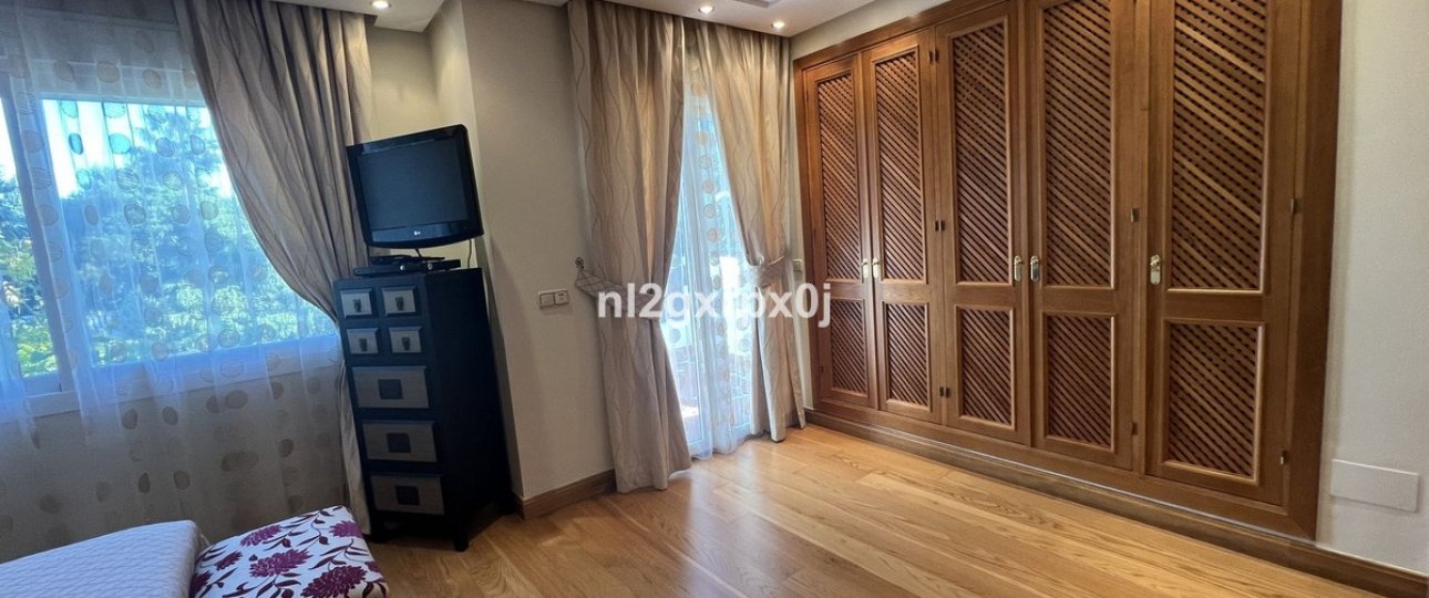 Rynek wtórny - Villa - Estepona - Costalita