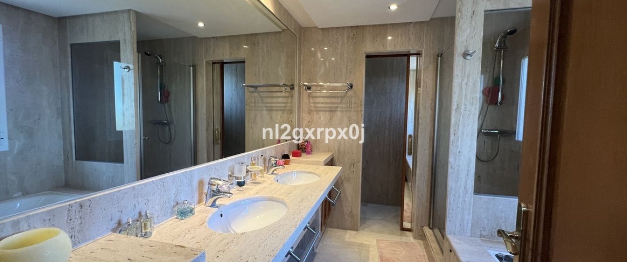 Rynek wtórny - Villa - Estepona - Costalita