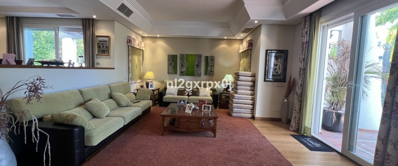 Rynek wtórny - Villa - Estepona - Costalita