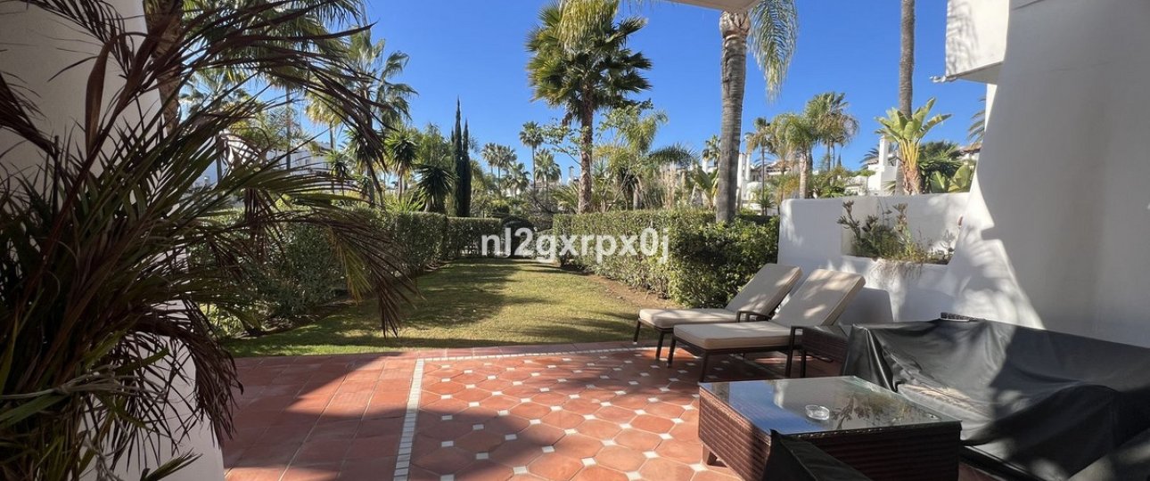 Rynek wtórny - Villa - Estepona - Costalita