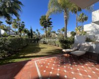 Rynek wtórny - Villa - Estepona - Costalita
