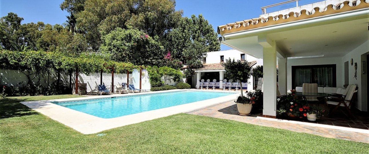 Rynek wtórny - Villa - Estepona - Costalita