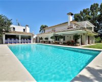 Rynek wtórny - Villa - Estepona - Costalita
