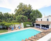 Rynek wtórny - Villa - Estepona - Costalita