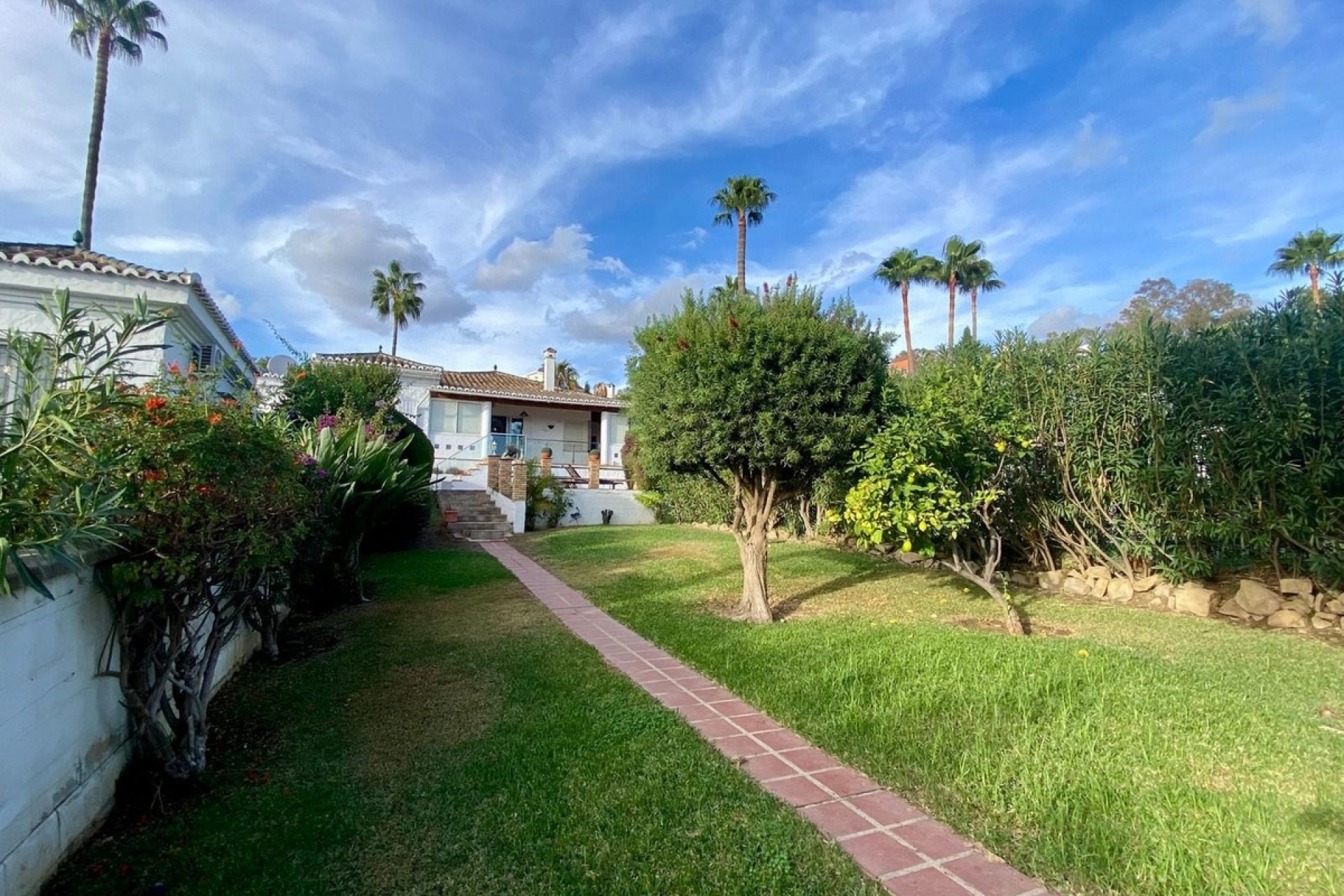 Rynek wtórny - Villa - Estepona - El Padron