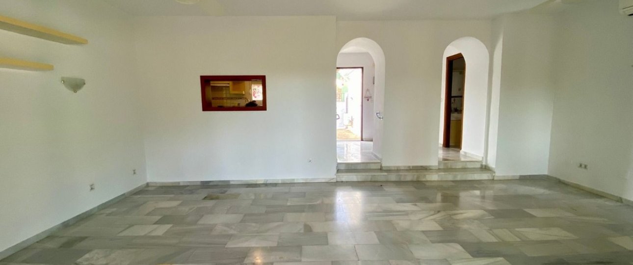 Rynek wtórny - Villa - Estepona - El Padron