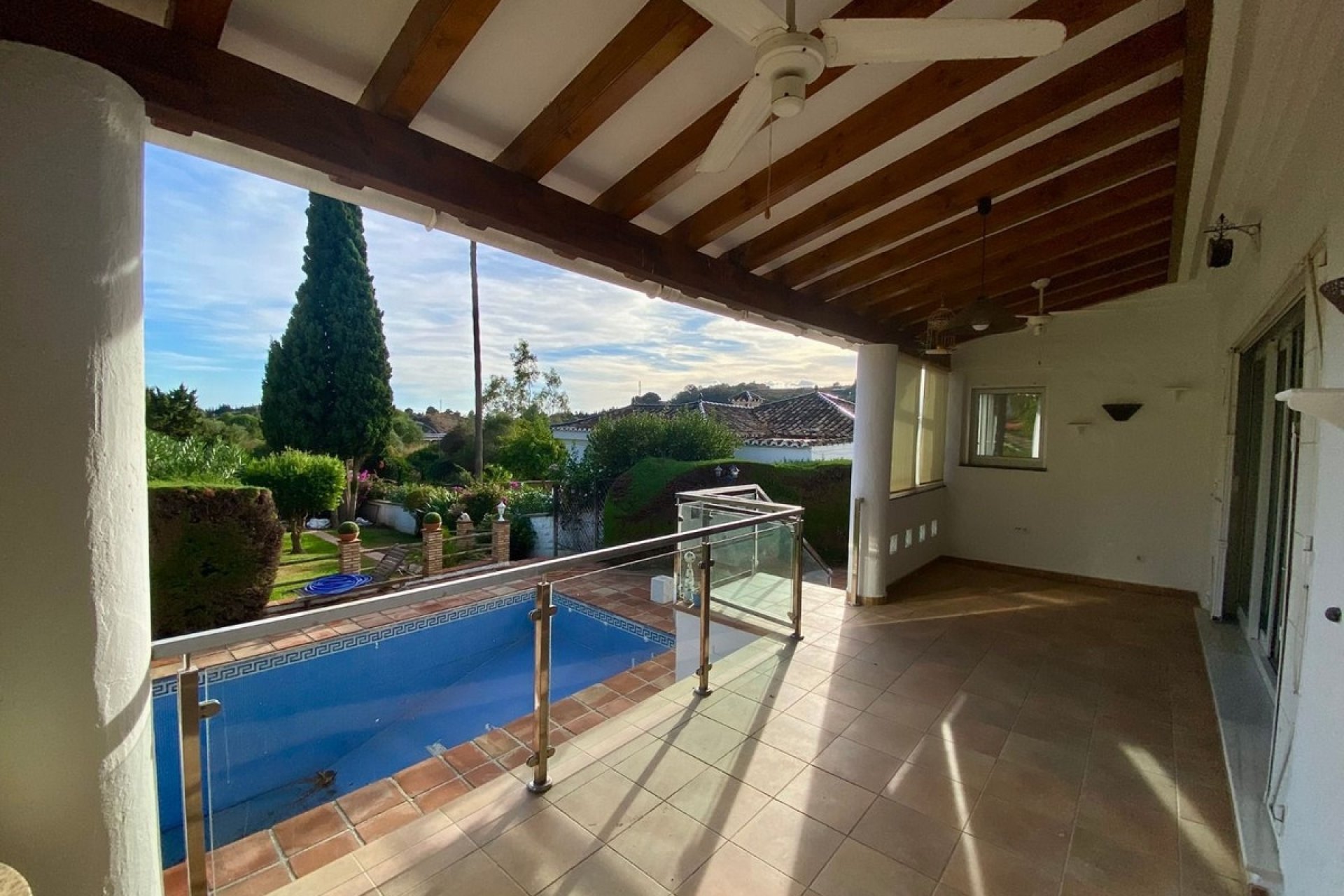 Rynek wtórny - Villa - Estepona - El Padron