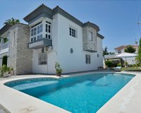 Rynek wtórny - Villa - Estepona - Estepona Centro