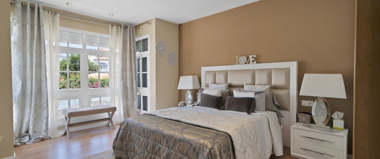 Rynek wtórny - Villa - Estepona - Estepona Centro