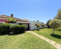 Rynek wtórny - Villa - Estepona - Estepona Centro