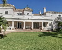 Rynek wtórny - Villa - Estepona - Estepona Centro
