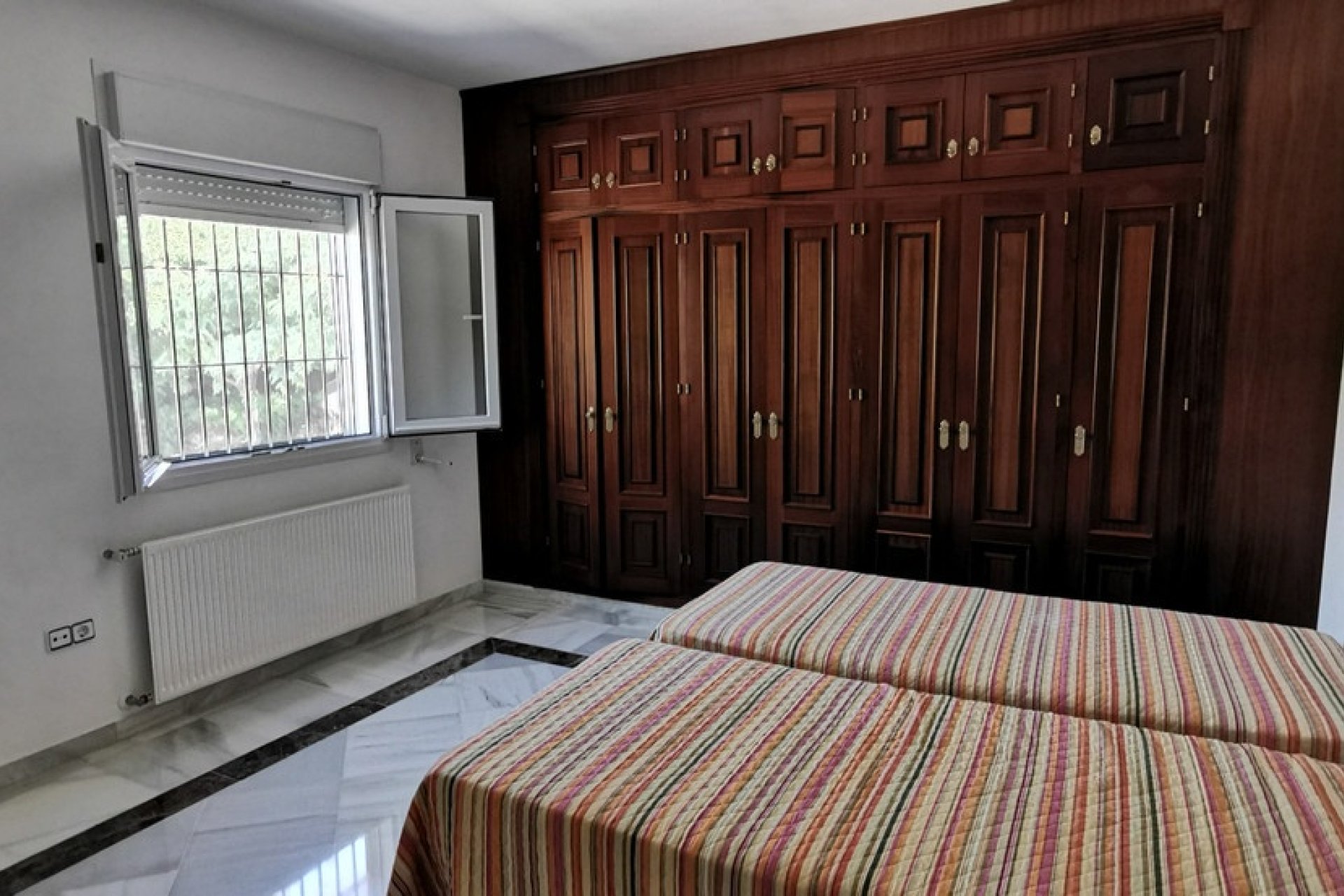 Rynek wtórny - Villa - Estepona - Estepona Centro