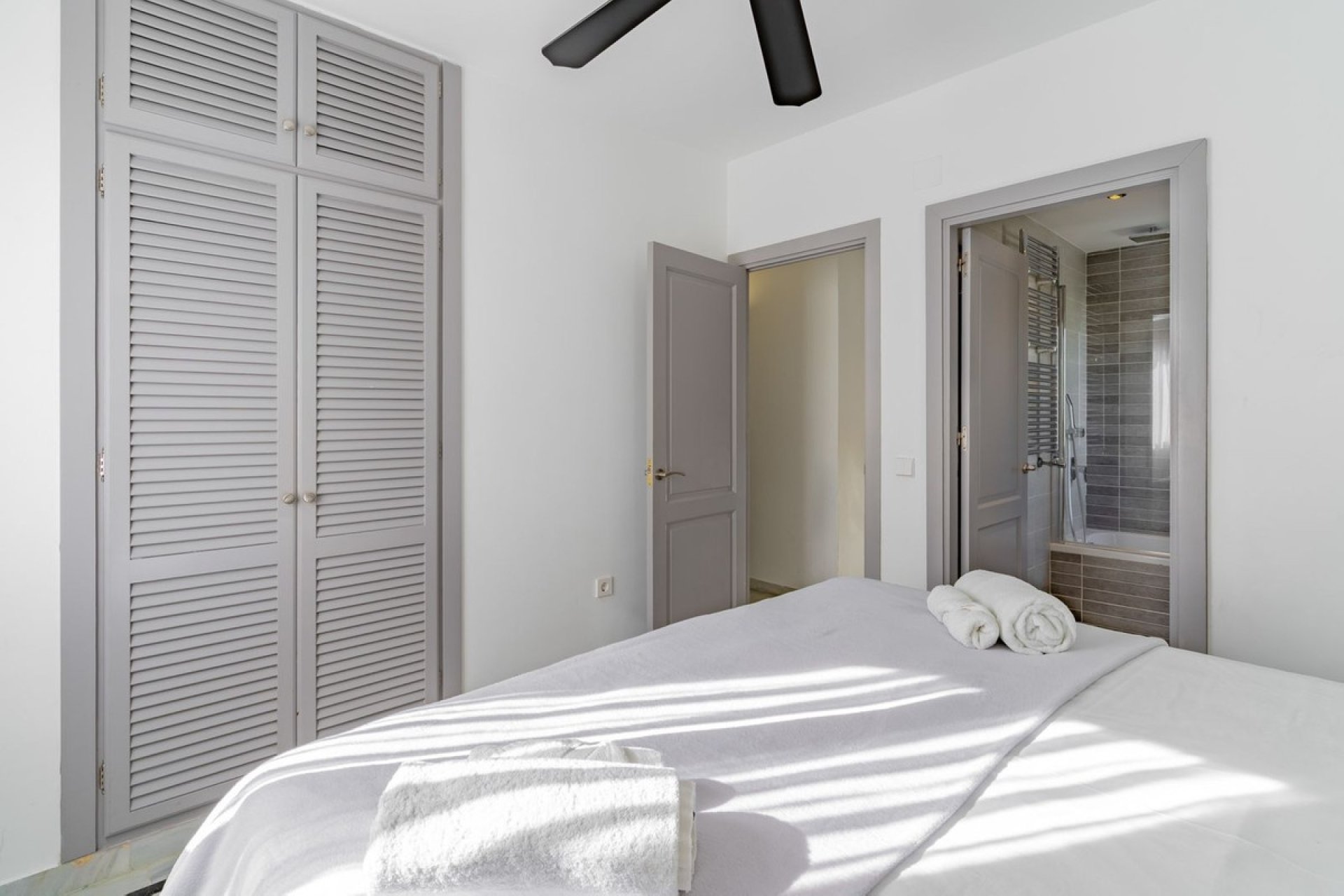 Rynek wtórny - Villa - Estepona - Estepona Centro
