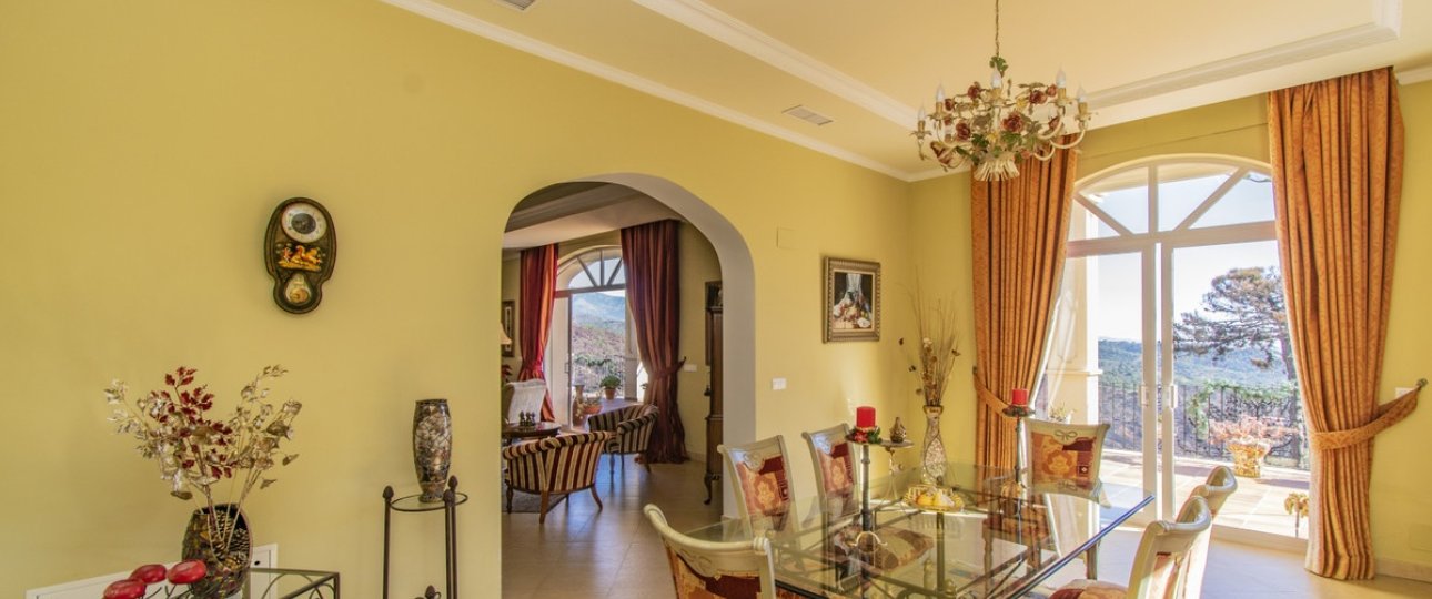 Rynek wtórny - Villa - Estepona - Estepona Centro