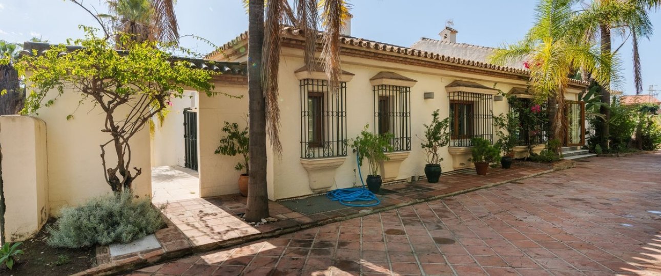 Rynek wtórny - Villa - Estepona - Estepona Centro