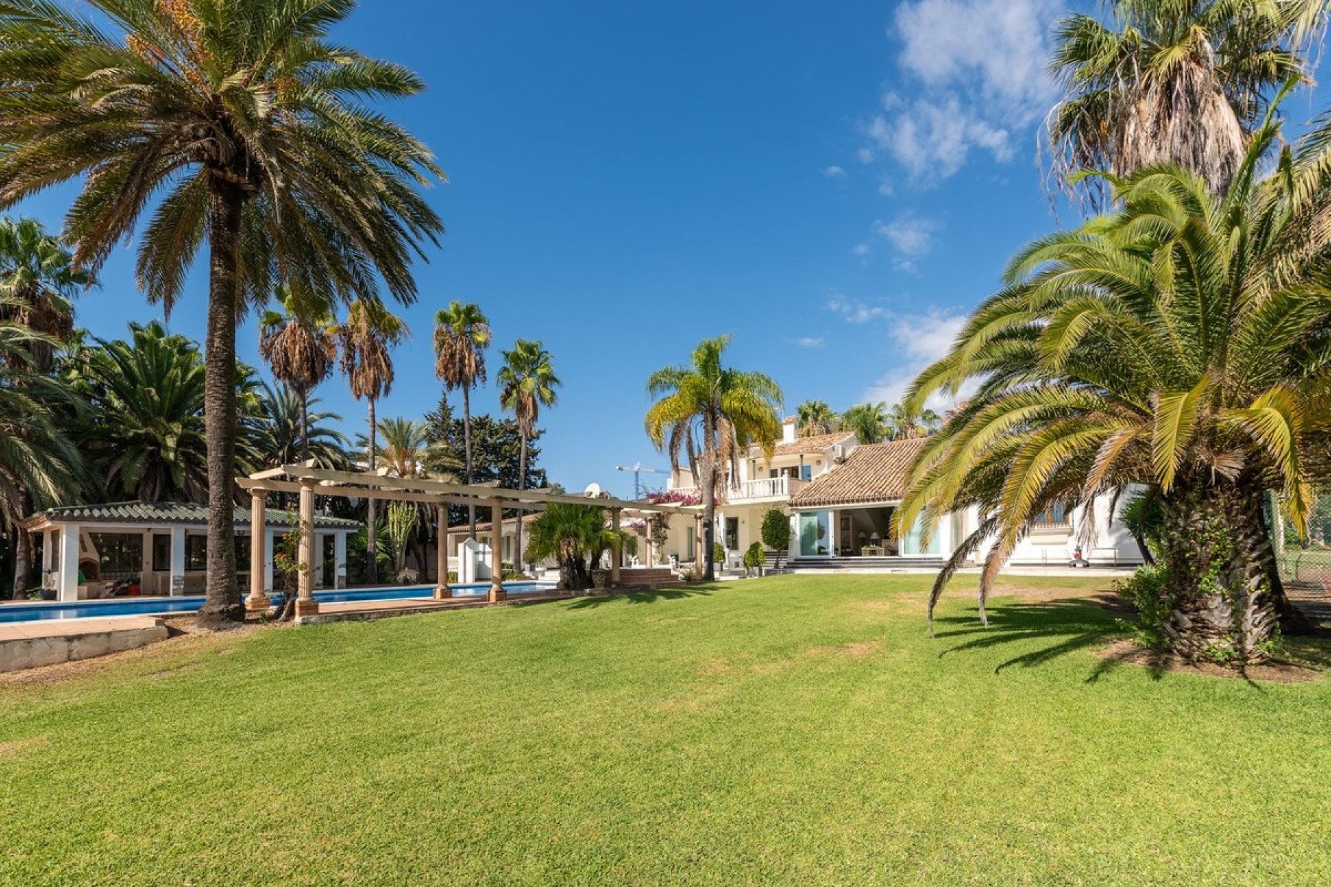 Rynek wtórny - Villa - Estepona - Estepona Centro
