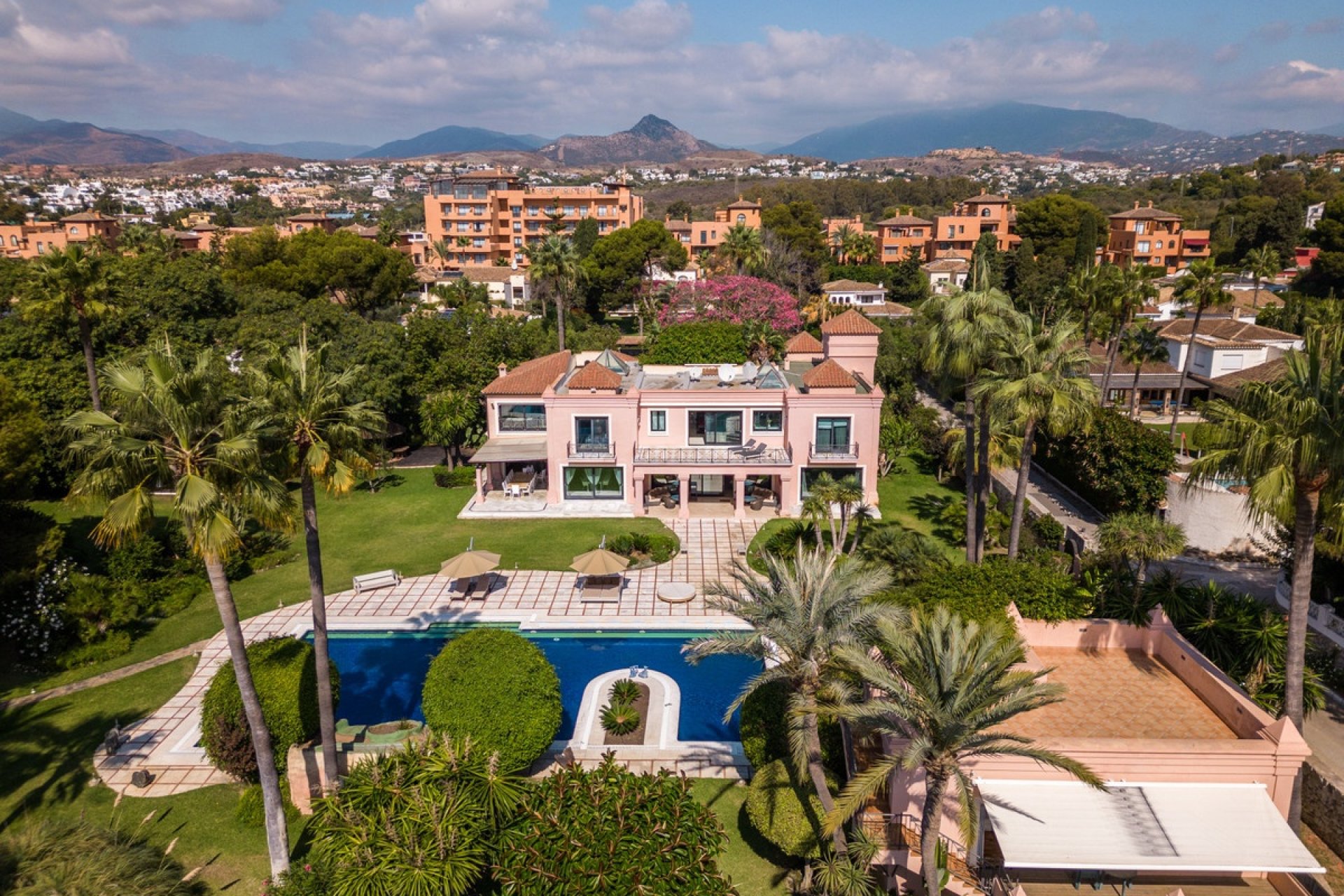 Rynek wtórny - Villa - Estepona - Estepona Centro