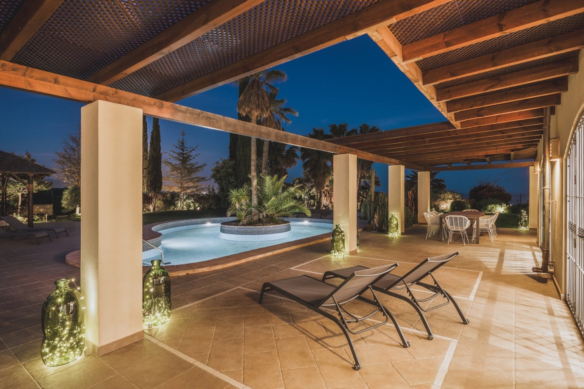 Rynek wtórny - Villa - Estepona - Estepona Centro
