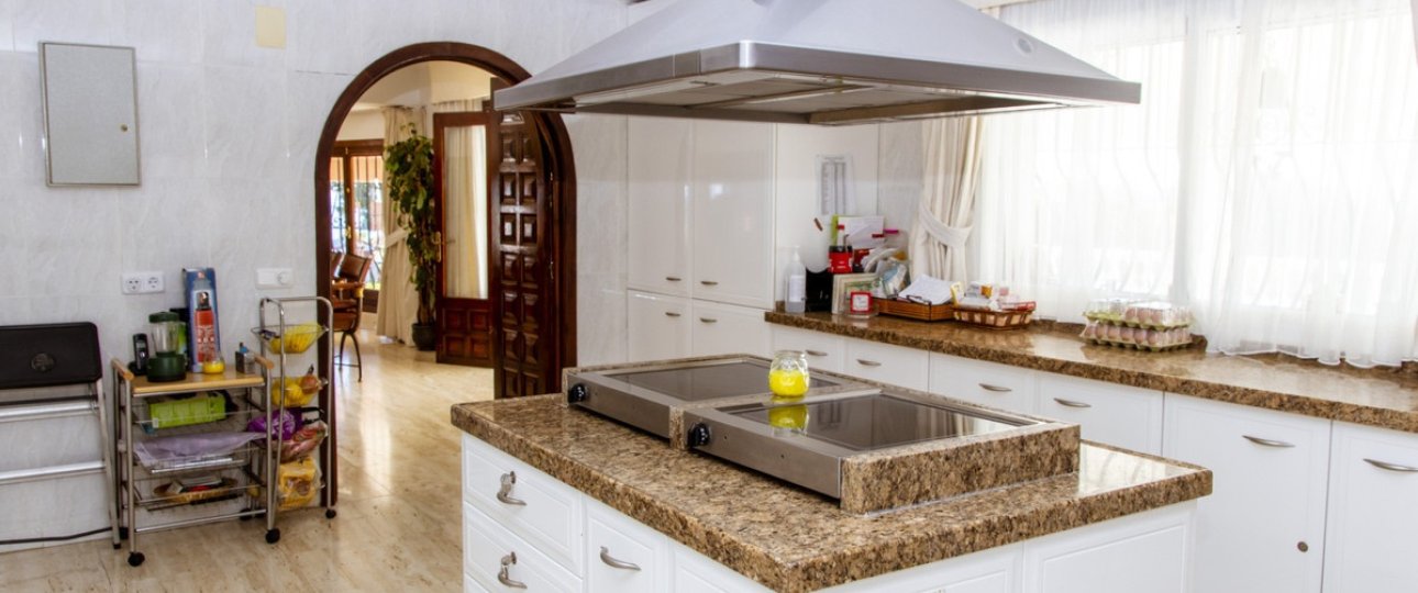 Rynek wtórny - Villa - Estepona - Estepona Centro