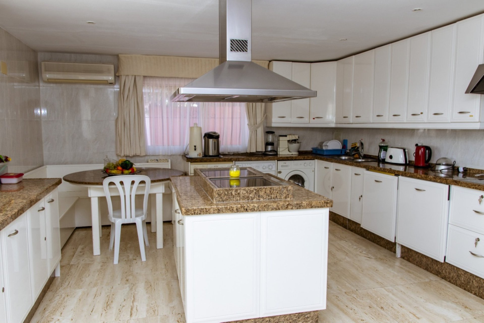 Rynek wtórny - Villa - Estepona - Estepona Centro