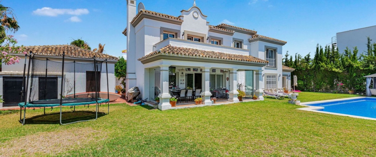Rynek wtórny - Villa - Estepona - Estepona Centro