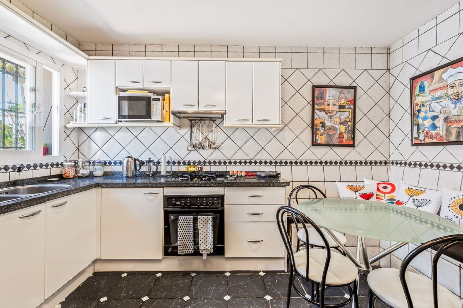 Rynek wtórny - Villa - Estepona - Estepona Centro