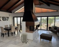 Rynek wtórny - Villa - Estepona - Estepona Centro
