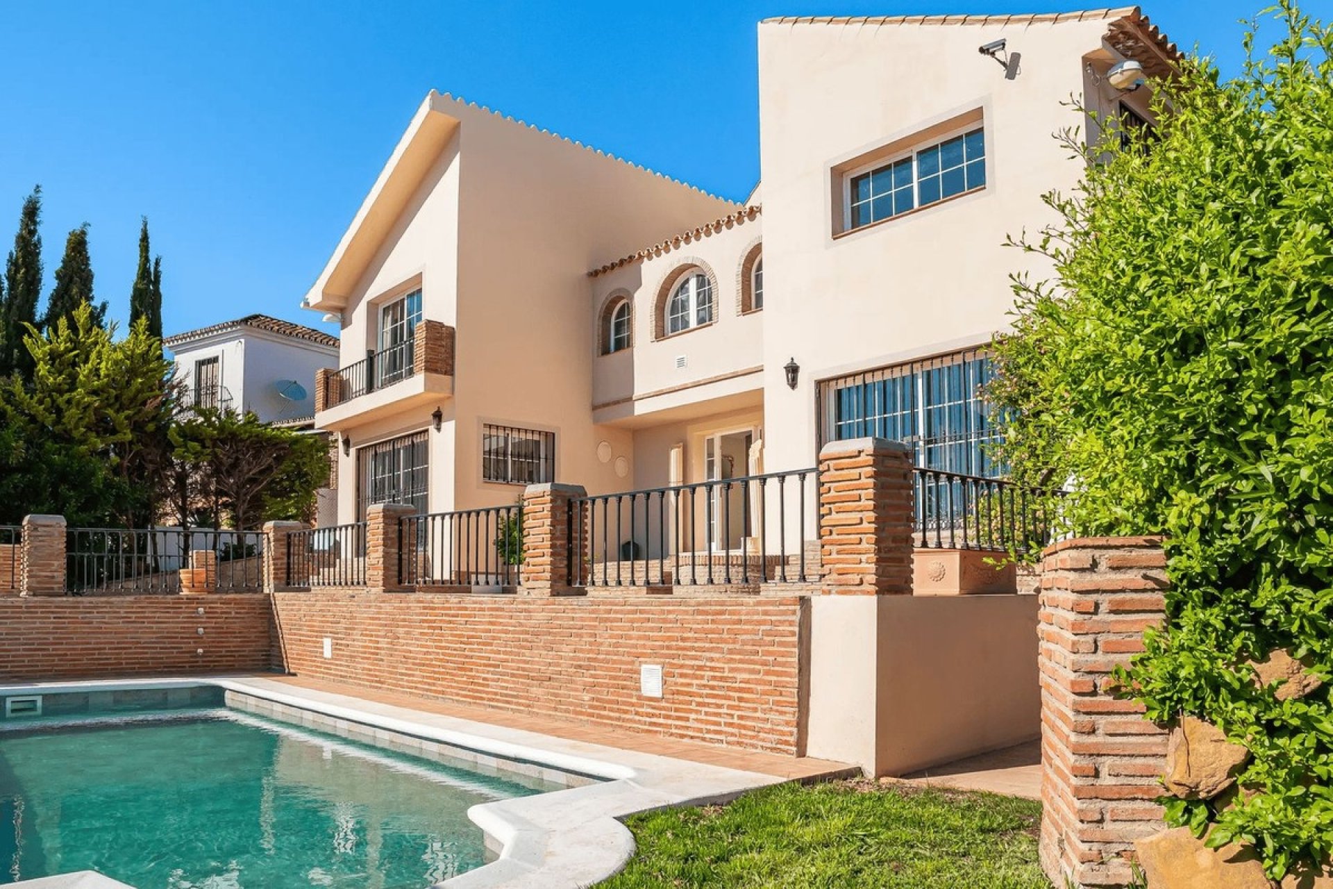 Rynek wtórny - Villa - Estepona - Estepona Centro
