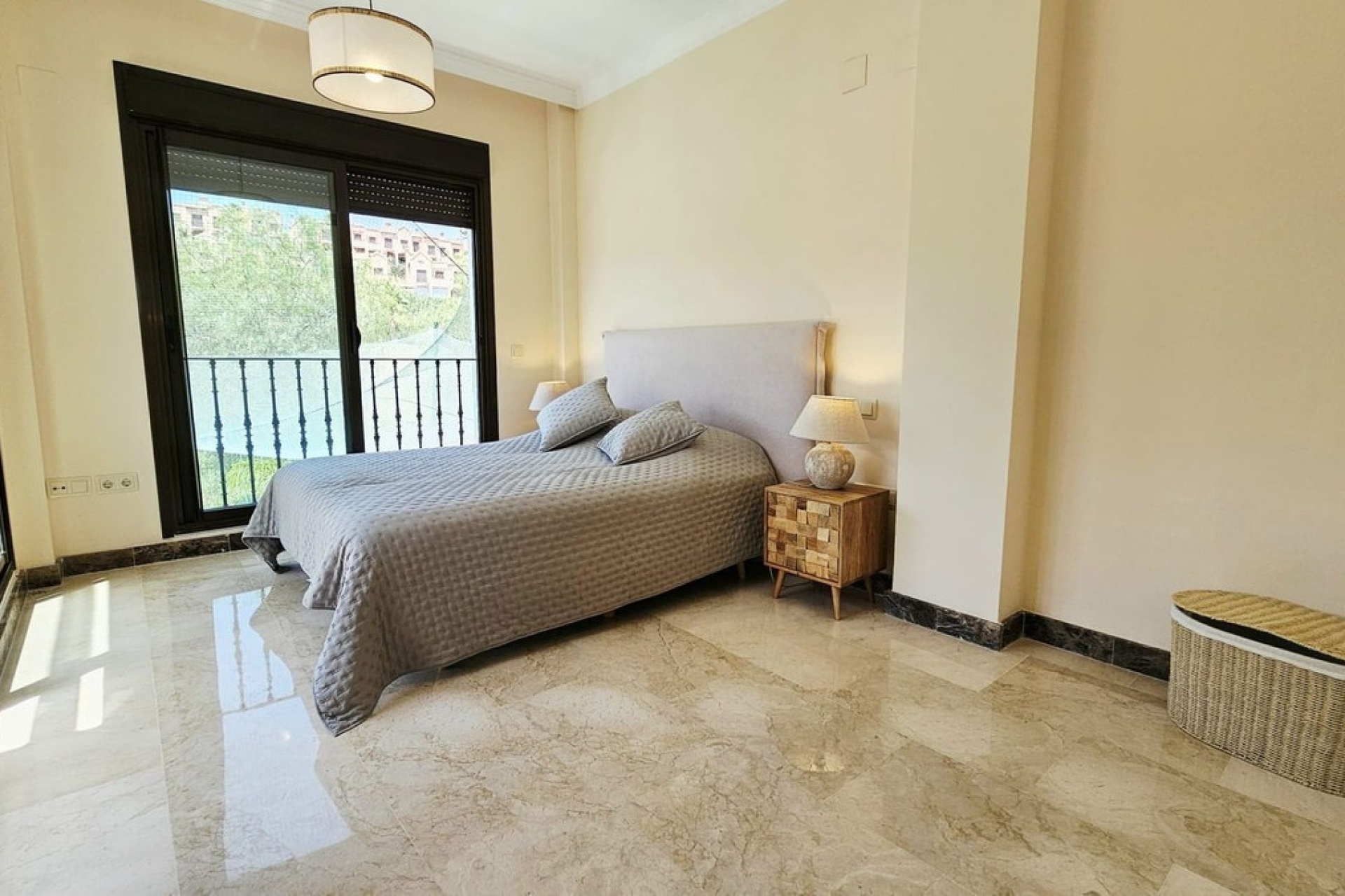 Rynek wtórny - Villa - Estepona - Estepona Centro