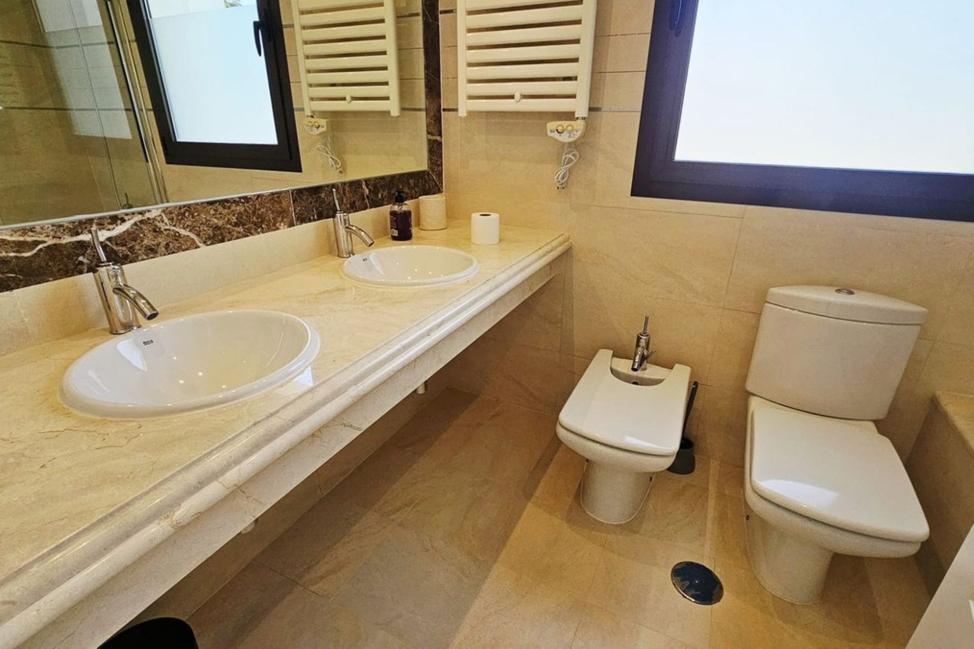 Rynek wtórny - Villa - Estepona - Estepona Centro