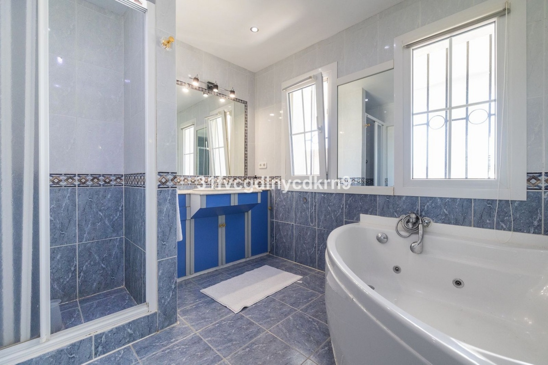 Rynek wtórny - Villa - Estepona - Estepona Centro