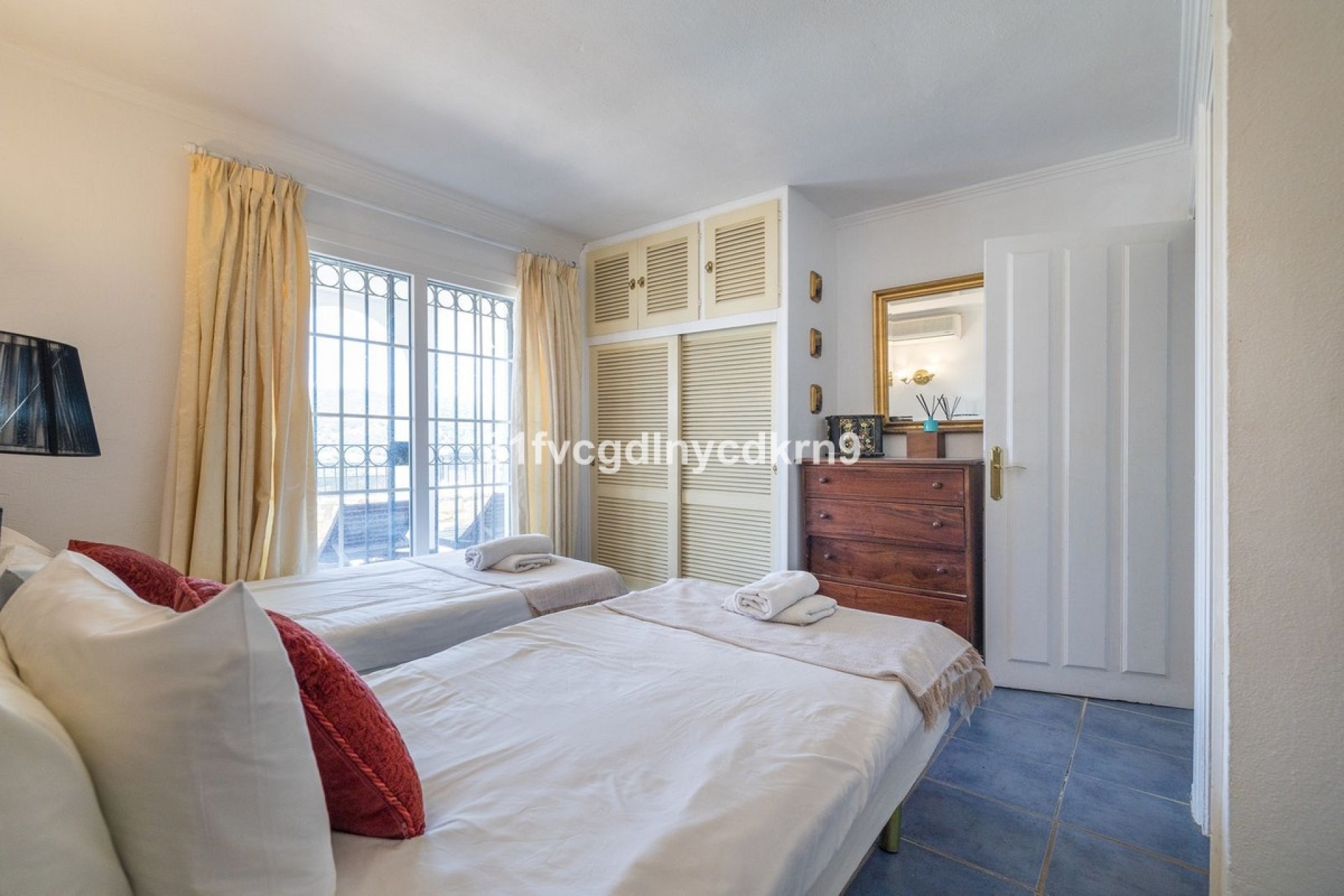 Rynek wtórny - Villa - Estepona - Estepona Centro