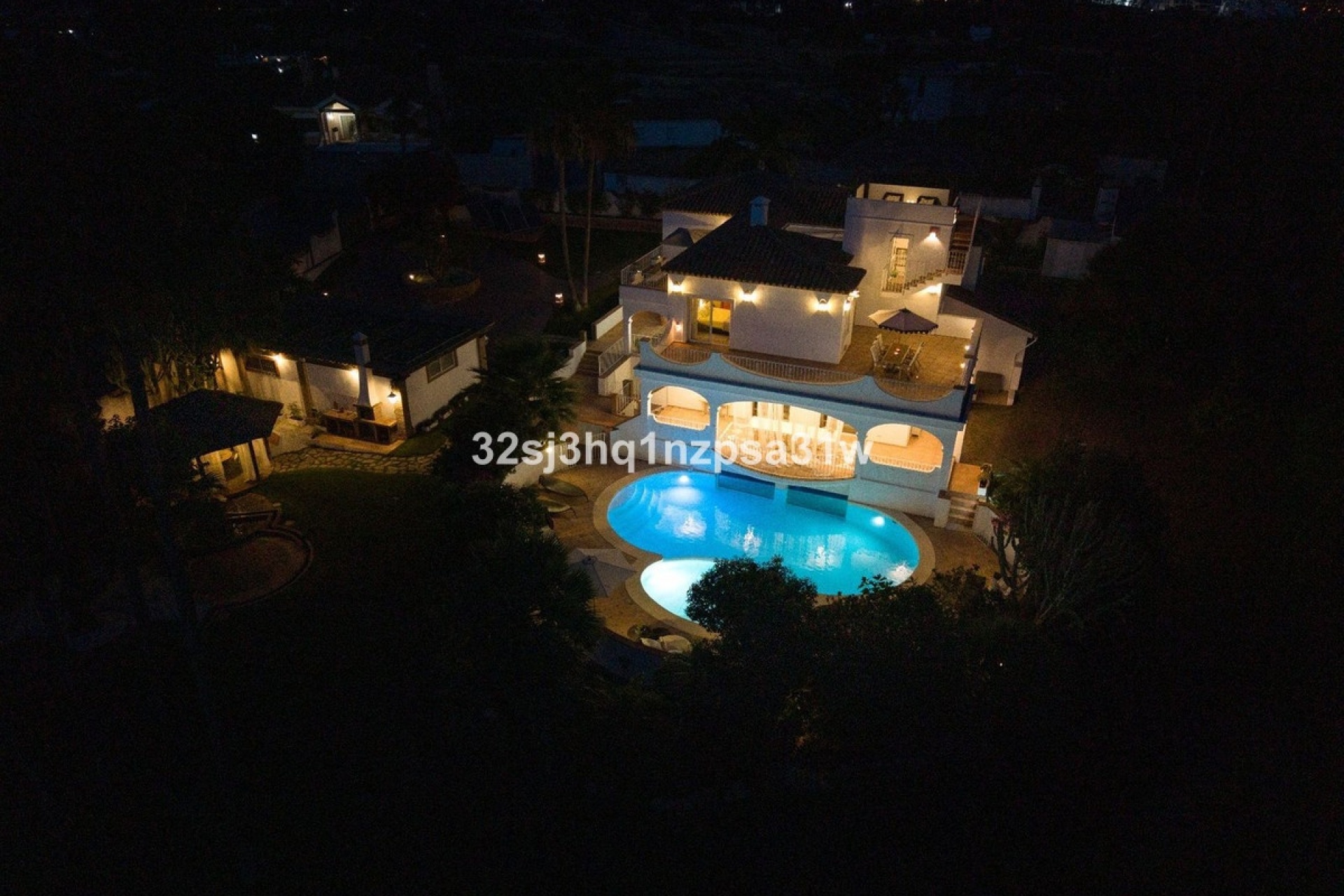 Rynek wtórny - Villa - Estepona - Estepona Centro