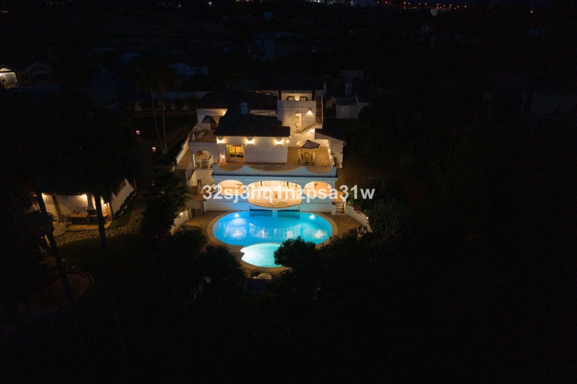 Rynek wtórny - Villa - Estepona - Estepona Centro